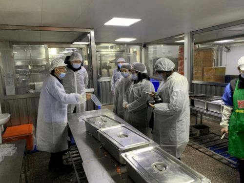 家校携手严把配餐质量关，共守食品安全线